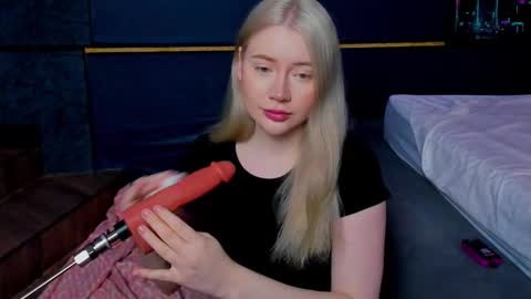 lillie_berry online show from 03-17-26, 04:50