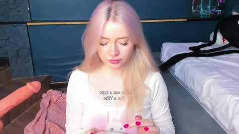 lillie_berry online show from 04-20-26, 04:48