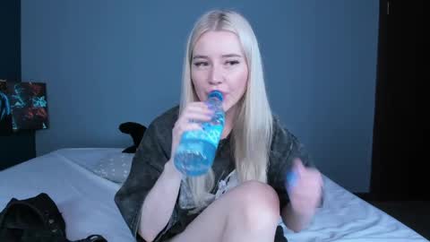 lillie_berry online show from 06-07-26, 04:27