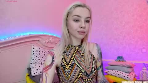 Snapshot of lillimooore chatting on 02-02-25, 01:34 LilliMoore online show from 02-02-25, 01:34