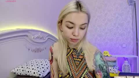 Snapshot of lillimooore chatting on 02-12-25, 11:51 LilliMoore online show from 02-12-25, 11:51