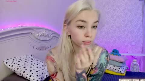 Snapshot of lillimooore chatting on 02-16-25, 11:59 LilliMoore online show from 02-16-25, 11:59
