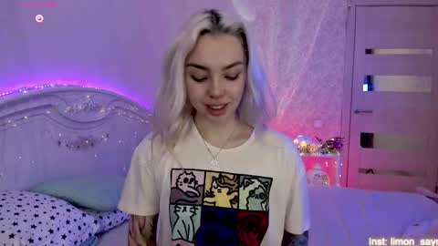 Snapshot of lillimooore chatting on 09-13-25, 11:48 LilliMoore online show from 09-13-25, 11:48