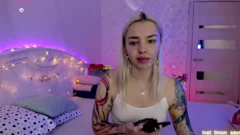 Snapshot of lillimooore chatting on 09-14-25, 11:48 LilliMoore online show from 09-14-25, 11:48