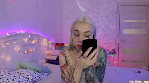 Snapshot of lillimooore chatting on 09-17-25, 11:50 LilliMoore online show from 09-17-25, 11:50