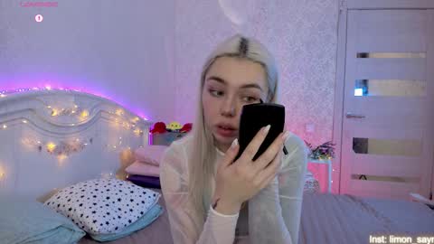 Snapshot of lillimooore chatting on 10-11-25, 11:36 LilliMoore online show from 10-11-25, 11:36