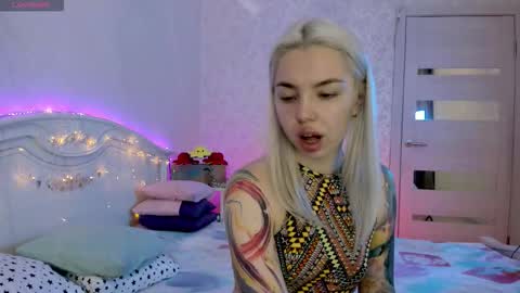 LilliMoore online show from 10-26-25, 11:09