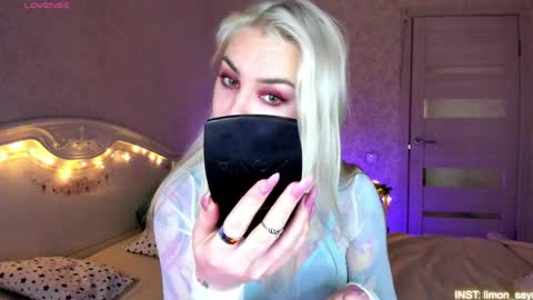 LilliMoore online show from 05-24-26, 11:54