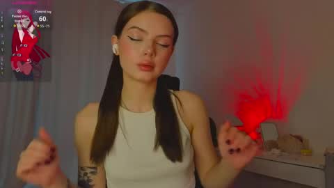 Snapshot of lillly_meow_ chatting on 04-13-26, 04:18 Lilia online show from 04-13-26, 04:18