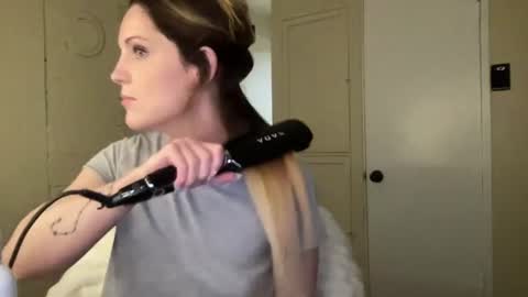 lilly_adams88 online show from 06-11-26, 02:44