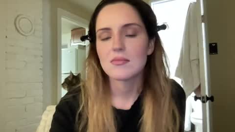 Snapshot of lilly_adams88 chatting on 06-18-26, 02:56 lilly_adams88 online show from 06-18-26, 02:56
