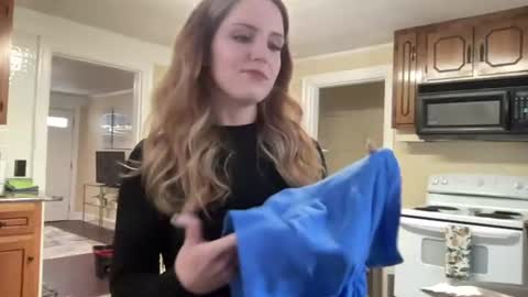 Snapshot of lilly_adams88 chatting on 06-19-26, 08:01 lilly_adams88 online show from 06-19-26, 08:01