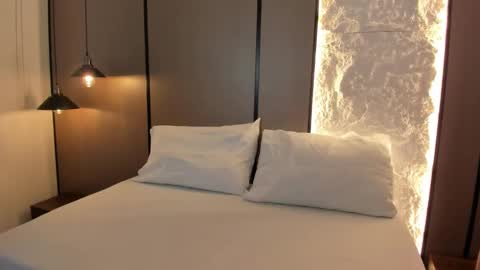 L I L L Y online show from 09-10-25, 12:38