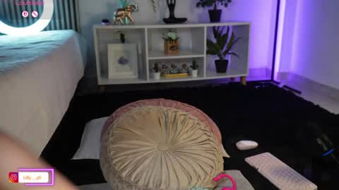 Sofia online show from 04-10-26, 01:16