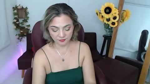 Snapshot of lilly_milf chatting on 07-06-26, 03:36 Lilly online show from 07-06-26, 03:36