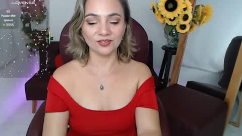 Snapshot of lilly_milf chatting on 07-30-26, 03:33 Lilly online show from 07-30-26, 03:33
