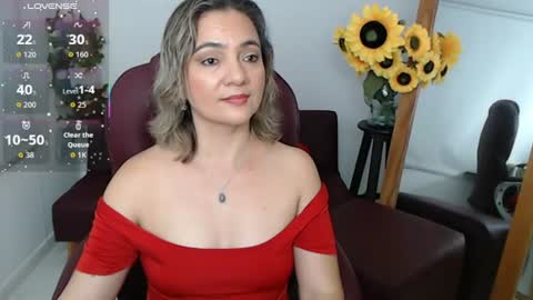 Snapshot of lilly_milf chatting on 08-09-26, 02:33 Lilly online show from 08-09-26, 02:33