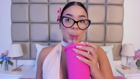 Lilly  online show from 04-26-26, 03:04