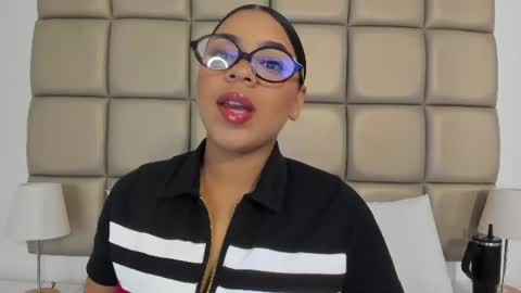 Lilly  online show from 06-11-26, 04:10