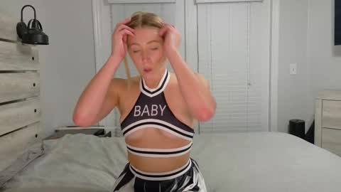 Lilly Baby Xo online show from 12-23-25, 03:48