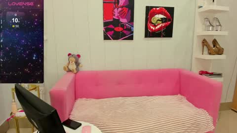 Lily online show from 01-17-25, 01:15