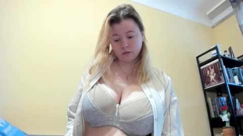 Snapshot of lillydepp chatting on 01-07-26, 08:17 Lilly Depp online show from 01-07-26, 08:17