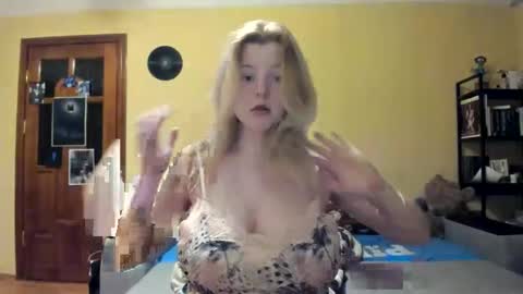 Snapshot of lillydepp chatting on 03-21-26, 05:27 Lilly Depp online show from 03-21-26, 05:27