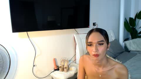 lillyholland online show from 02-20-25, 08:39