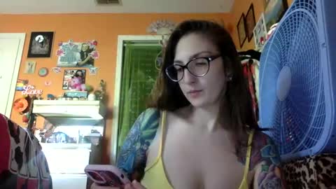 hi guys im back on here 3 online show from 10-01-25, 07:09