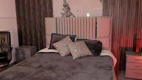 Lilly Ortiz online show from 04-07-26, 07:58