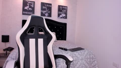 Lilly online show from 03-04-25, 09:32