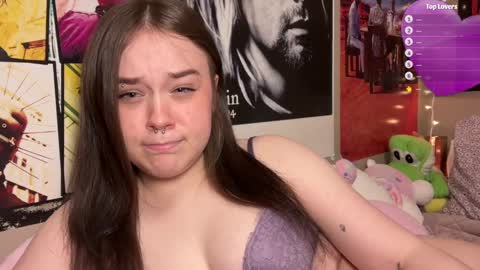 Snapshot of lillyriverss chatting on 02-09-25, 12:06 Lilly online show from 02-09-25, 12:06