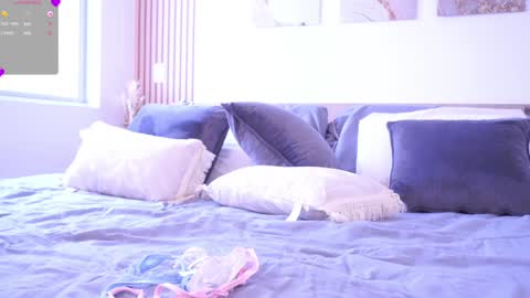 Lilly Thompson  online show from 12-06-24, 05:44