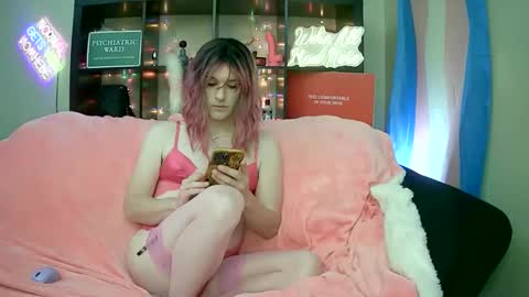 lillyVonT online show from 09-28-25, 11:21