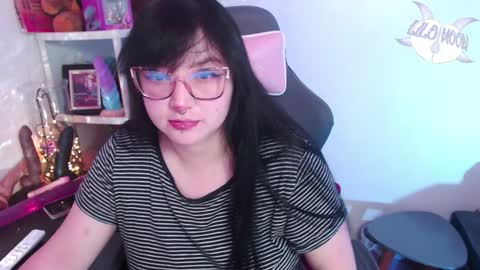 Snapshot of lilomoon69 chatting on 12-24-24, 03:38 Lilo online show from 12-24-24, 03:38