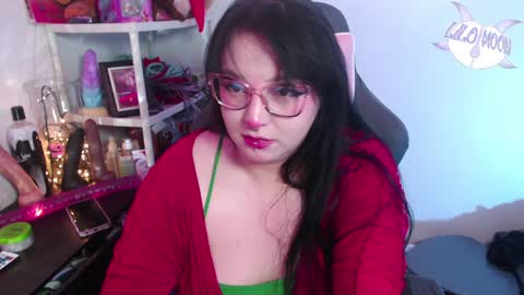 Snapshot of lilomoon69 chatting on 12-28-24, 06:28 Lilo online show from 12-28-24, 06:28