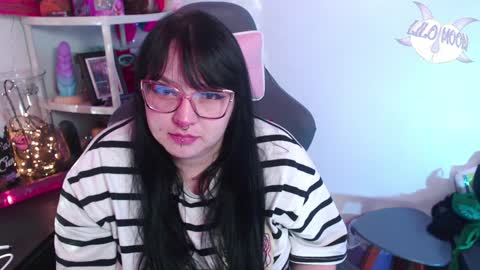 Snapshot of lilomoon69 chatting on 12-30-24, 06:20 Lilo online show from 12-30-24, 06:20