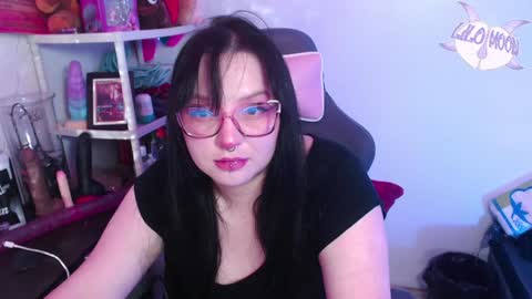 Snapshot of lilomoon69 chatting on 01-11-25, 03:44 Lilo online show from 01-11-25, 03:44