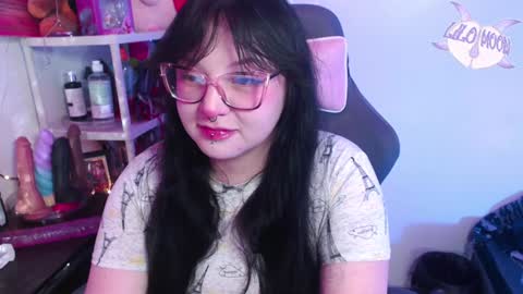 Snapshot of lilomoon69 chatting on 01-14-25, 03:32 Lilo online show from 01-14-25, 03:32