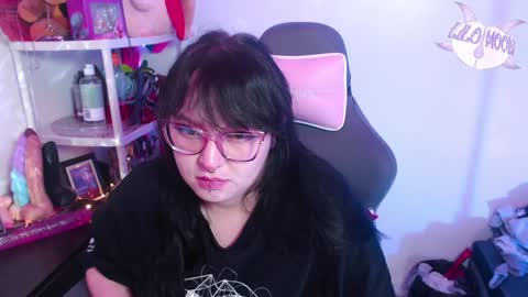 Snapshot of lilomoon69 chatting on 01-15-25, 05:40 Lilo online show from 01-15-25, 05:40