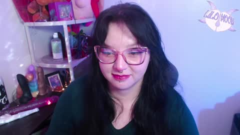 Snapshot of lilomoon69 chatting on 01-17-25, 04:17 Lilo online show from 01-17-25, 04:17