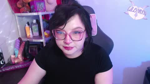 Snapshot of lilomoon69 chatting on 01-19-25, 04:22 Lilo online show from 01-19-25, 04:22