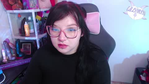 Snapshot of lilomoon69 chatting on 01-21-25, 03:48 Lilo online show from 01-21-25, 03:48