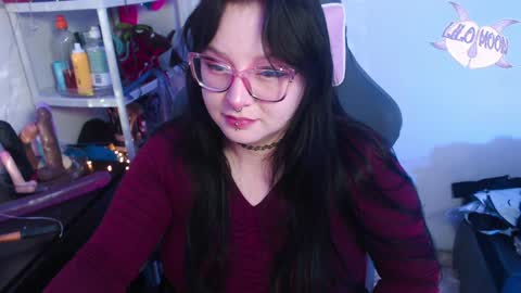 Snapshot of lilomoon69 chatting on 01-24-25, 04:37 Lilo online show from 01-24-25, 04:37