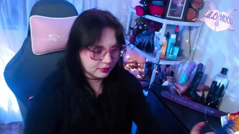 Snapshot of lilomoon69 chatting on 01-31-25, 03:52 Lilo online show from 01-31-25, 03:52