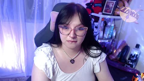 Snapshot of lilomoon69 chatting on 02-08-25, 04:03 Lilo online show from 02-08-25, 04:03