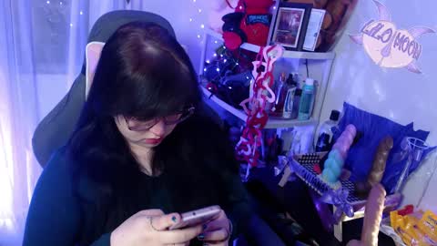 Snapshot of lilomoon69 chatting on 02-18-25, 03:21 Lilo online show from 02-18-25, 03:21