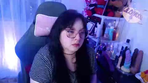 Snapshot of lilomoon69 chatting on 02-22-25, 04:18 Lilo online show from 02-22-25, 04:18