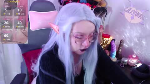 Snapshot of lilomoon69 chatting on 10-13-25, 02:17 Lilo online show from 10-13-25, 02:17