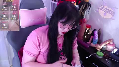 Snapshot of lilomoon69 chatting on 10-20-25, 11:54 Lilo online show from 10-20-25, 11:54